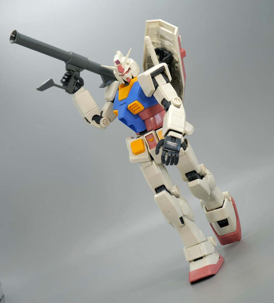 MG 1/100 RX-78-2ガンダム Ver.ONE YEAR WAR 0079のガンプラレビュー画像です