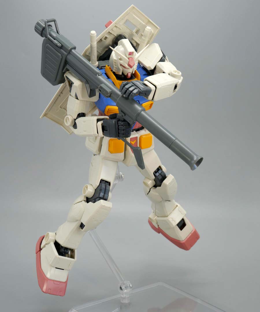 MG 1/100 RX-78-2ガンダム Ver.ONE YEAR WAR 0079のガンプラレビュー画像です