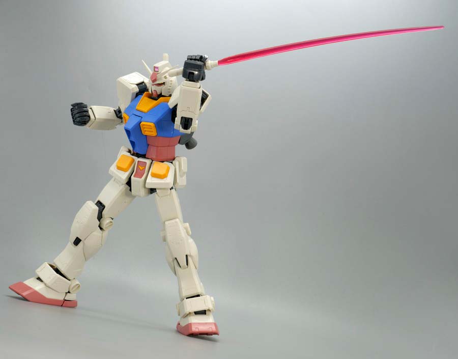 MG 1/100 RX-78-2ガンダム Ver.ONE YEAR WAR 0079のガンプラレビュー画像です