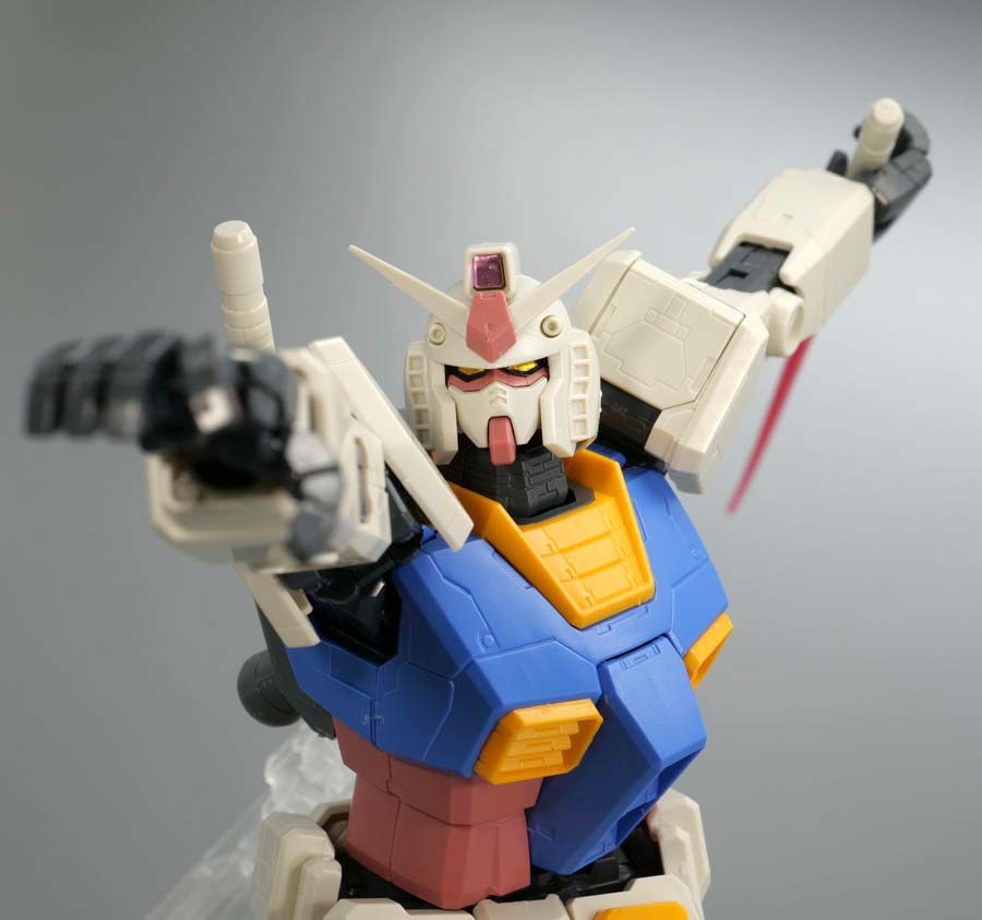 MG 1/100 RX-78-2ガンダム Ver.ONE YEAR WAR 0079のガンプラレビュー画像です