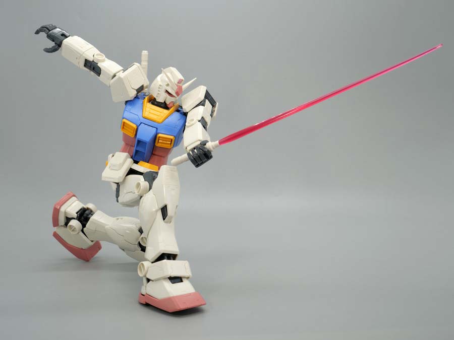 MG 1/100 RX-78-2ガンダム Ver.ONE YEAR WAR 0079のガンプラレビュー画像です