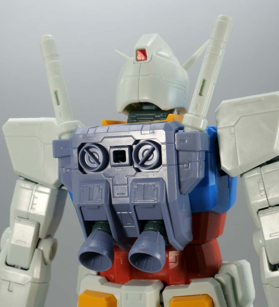 MG 1/100 RX-78-2ガンダム Ver.ONE YEAR WAR 0079 アニメーションカラーバージョンのガンプラレビュー画像です