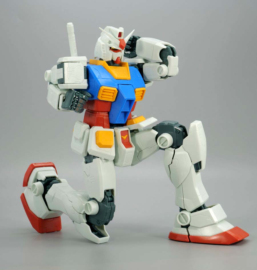 MG 1/100 RX-78-2ガンダム Ver.ONE YEAR WAR 0079 アニメーションカラーバージョンのガンプラレビュー画像です