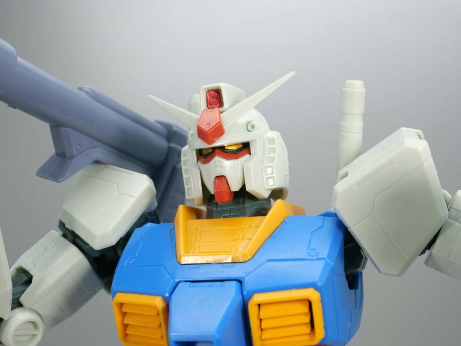 MG 1/100 RX-78-2ガンダム Ver.ONE YEAR WAR 0079 アニメーションカラーバージョンのガンプラレビュー画像です