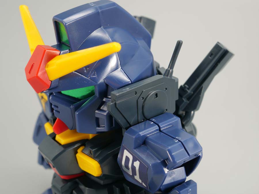 BB戦士ガンダムMk-II ティターンズ仕様のガンプラレビュー画像です