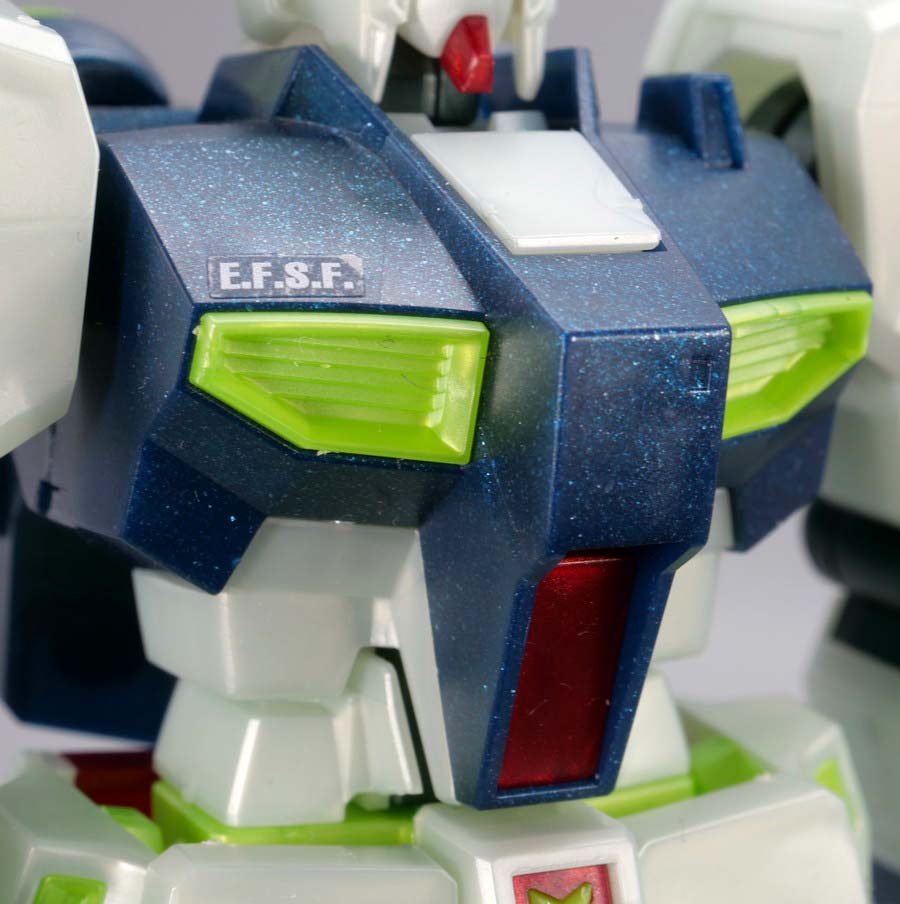 EGガンプラ入り手さげBOX ENTRY GRADE 1/144 νガンダム (サイコフレーム発光イメージカラー)のガンプラレビュー画像です