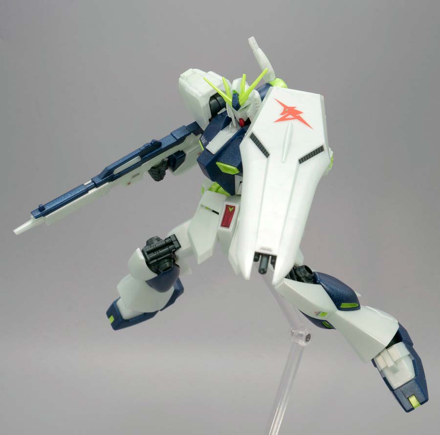 EGガンプラ入り手さげBOX ENTRY GRADE 1/144 νガンダム (サイコフレーム発光イメージカラー)のガンプラレビュー画像です