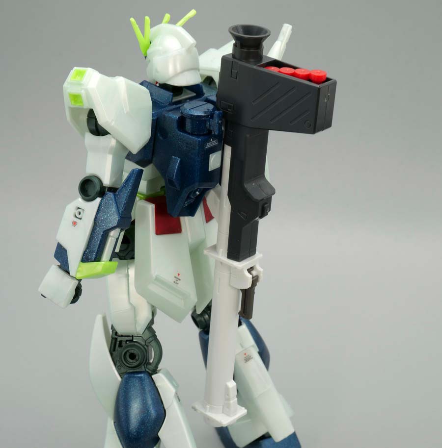 EGガンプラ入り手さげBOX ENTRY GRADE 1/144 νガンダム (サイコフレーム発光イメージカラー)のガンプラレビュー画像です