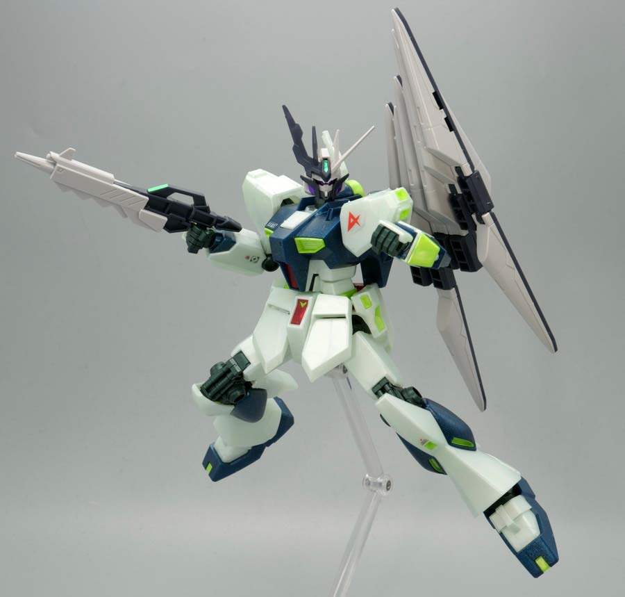 EGガンプラ入り手さげBOX ENTRY GRADE 1/144 νガンダム (サイコフレーム発光イメージカラー)のガンプラレビュー画像です