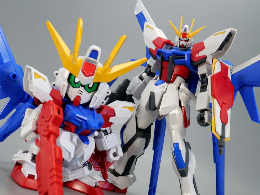 HGとBB戦士ビルドストライクガンダム フルパッケージのガンプラ比較画像です