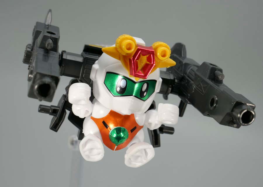 BB戦士 幼年軍師雷丸（ヨウネングンシイカズチマル）のガンプラレビュー画像です