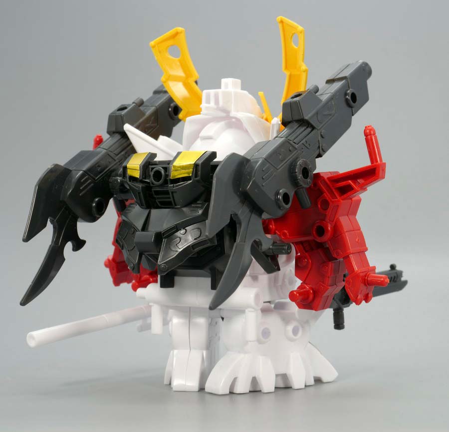 BB戦士 幼年軍師雷丸（ヨウネングンシイカズチマル）のガンプラレビュー画像です