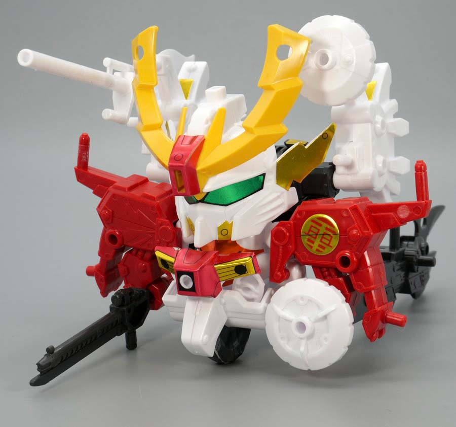 BB戦士 幼年軍師雷丸（ヨウネングンシイカズチマル）のガンプラレビュー画像です