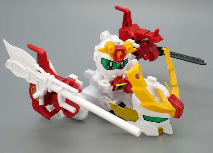 BB戦士 幼年軍師雷丸（ヨウネングンシイカズチマル）のガンプラレビュー画像です