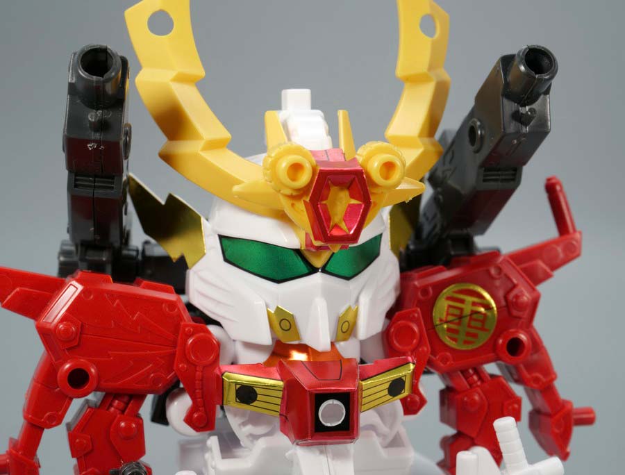 BB戦士 幼年軍師雷丸（ヨウネングンシイカズチマル）のガンプラレビュー画像です