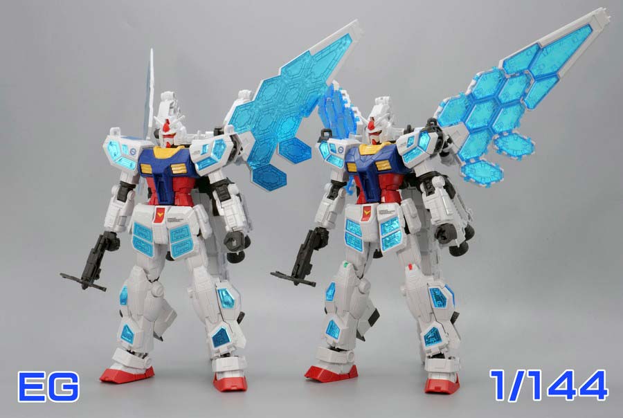 ENTRY GRADEと1/144 RX-78F00/Eガンダム（グラスフェザー装備）』の比較ガンプラ画像です
