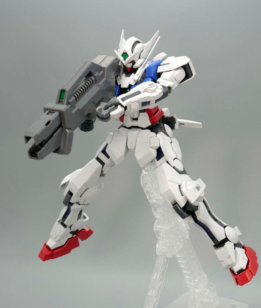 MGガンダムアストレア＋プロトＧＮツインブロードブレイドのガンプラレビュー画像です