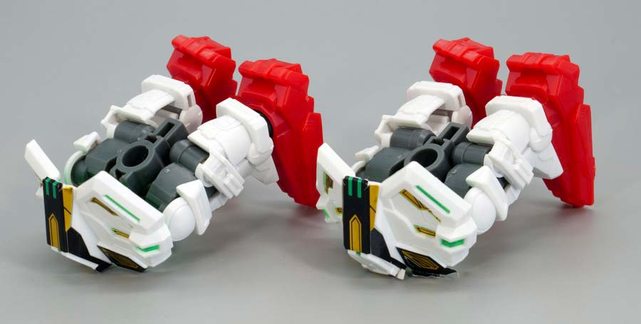 ジェネラルフォートレスへの合体方法のガンプラ画像です