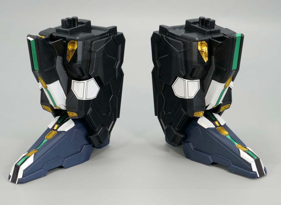 ジェネラルフォートレスへの合体方法のガンプラ画像です