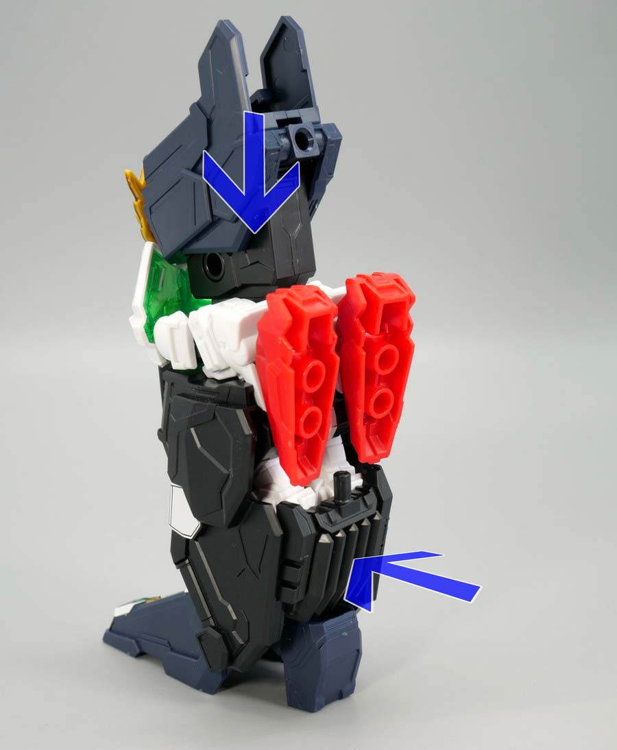 ジェネラルフォートレスへの合体方法のガンプラ画像です