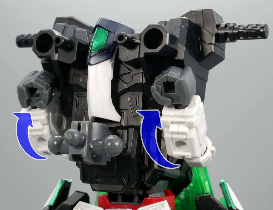 ジェネラルフォートレスへの合体方法のガンプラ画像です