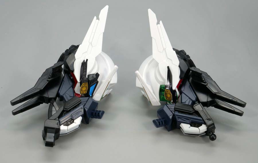 ジェネラルフォートレスへの合体方法のガンプラ画像です