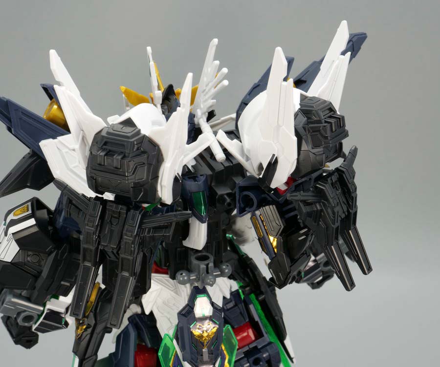 ジェネラルフォートレスへの合体方法のガンプラ画像です
