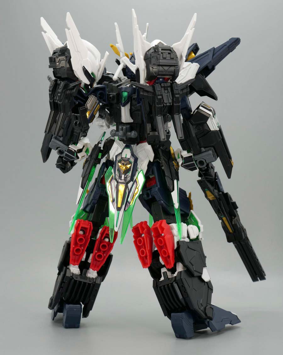 ジェネラルフォートレスへの合体方法のガンプラ画像です