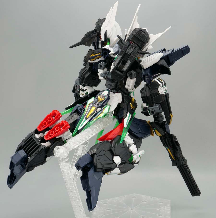 ジェネラルフォートレスへの合体方法のガンプラ画像です