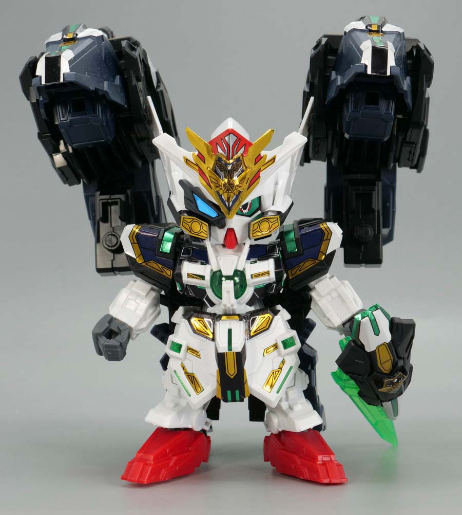 GFガンダムアストレア タイプ-Bのガンプラレビュー画像です