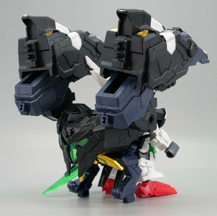 GFガンダムアストレア タイプ-Bのガンプラレビュー画像です