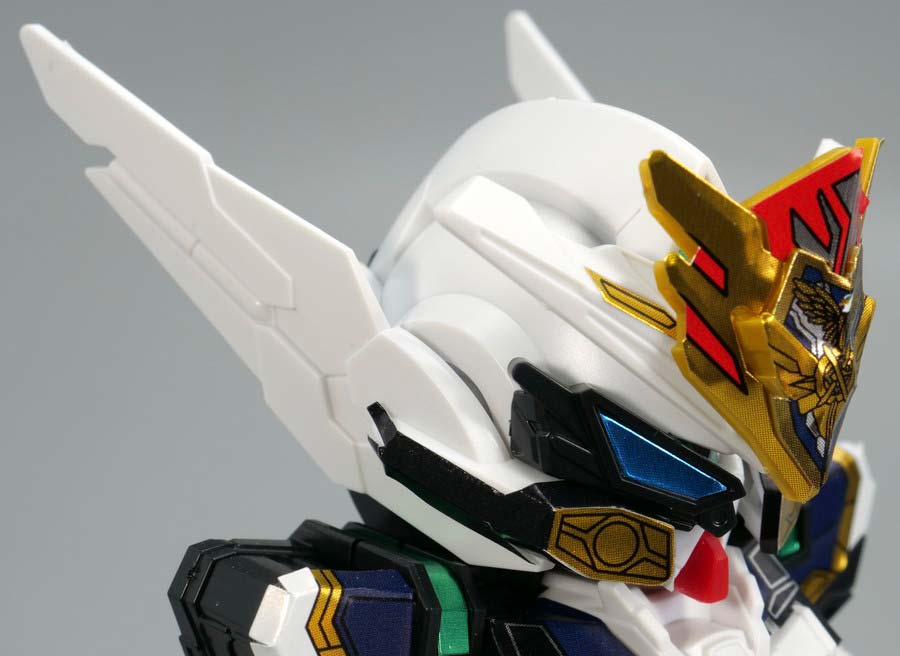 GFガンダムアストレア タイプ-Bのガンプラレビュー画像です