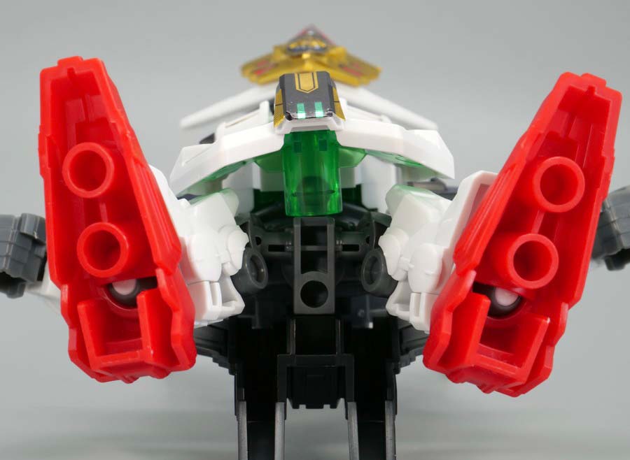 GFガンダムアストレア タイプ-Bのガンプラレビュー画像です
