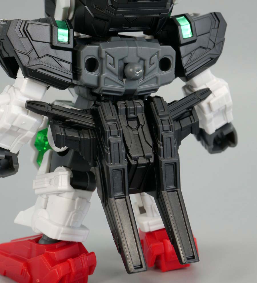 GFガンダムアストレア タイプ-Bのガンプラレビュー画像です