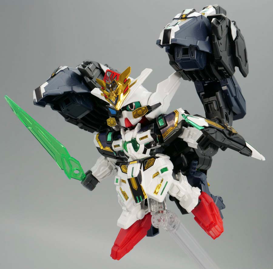 GFガンダムアストレア タイプ-Bのガンプラレビュー画像です