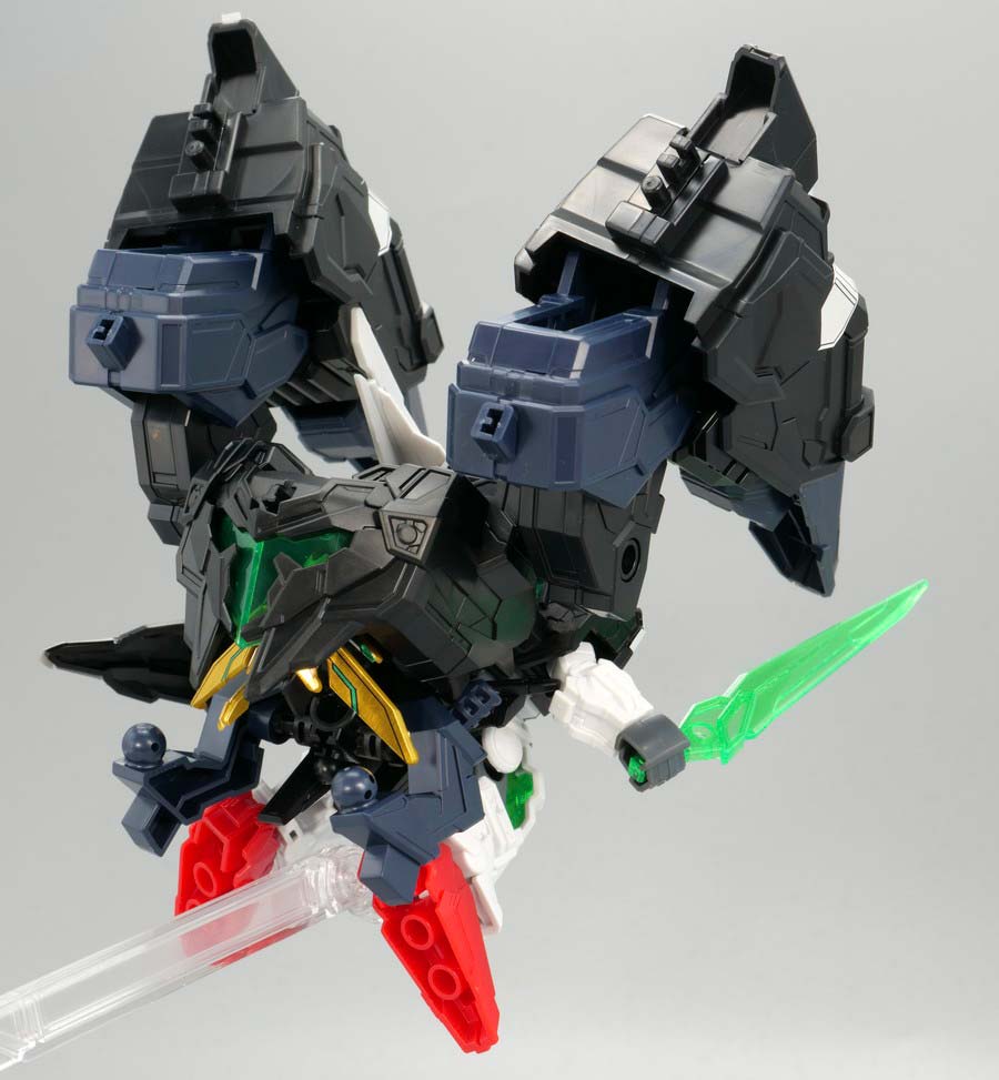 GFガンダムアストレア タイプ-Bのガンプラレビュー画像です