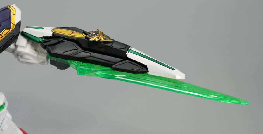 GFガンダムアストレア タイプ-Bのガンプラレビュー画像です