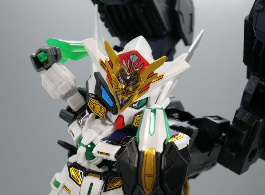 GFガンダムアストレア タイプ-Bのガンプラレビュー画像です