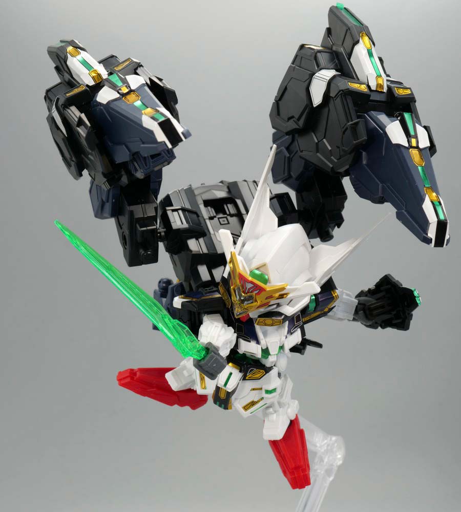 GFガンダムアストレア タイプ-Bのガンプラレビュー画像です