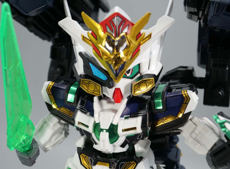 GFガンダムアストレア タイプ-Bのガンプラレビュー画像です