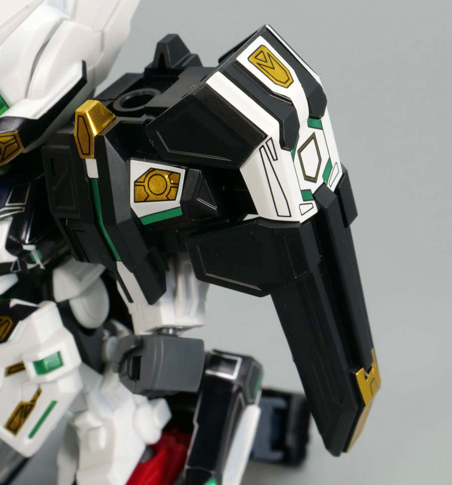 GFガンダムアストレア タイプ-Fのガンプラレビュー画像です