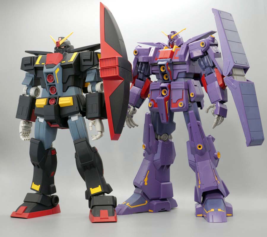 HGサイコガンダムとMk-IIの比較ガンプラ画像です