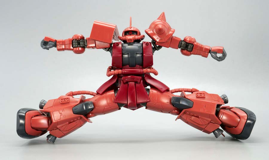 HGシャア専用高機動型ザクIIのガンプラレビュー画像です
