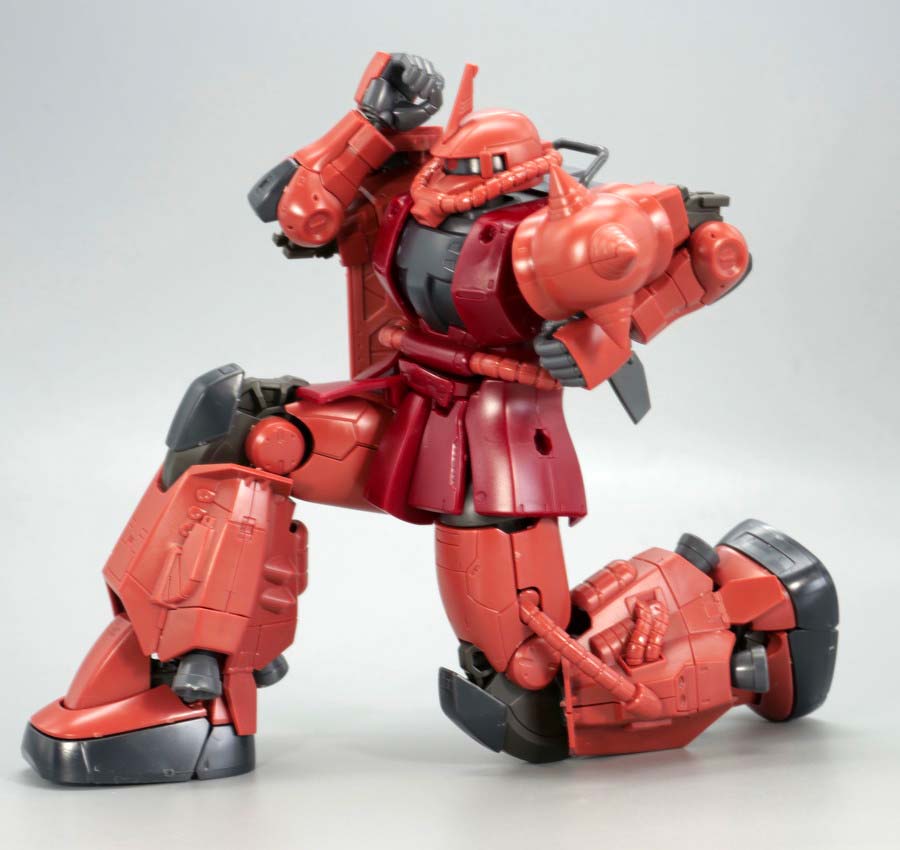HGシャア専用高機動型ザクIIのガンプラレビュー画像です