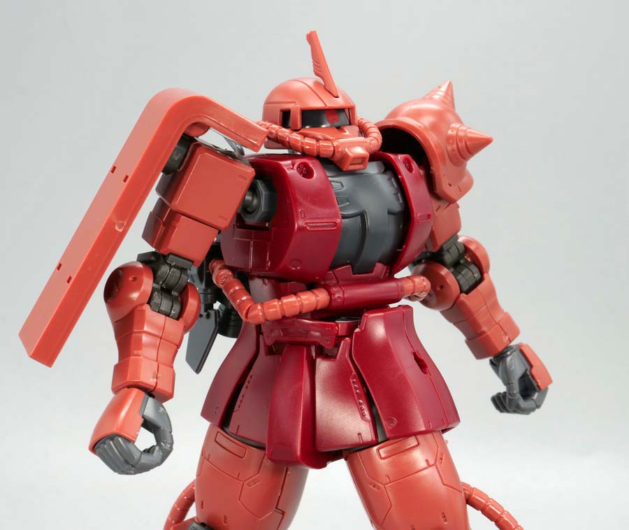 HGシャア専用高機動型ザクIIのガンプラレビュー画像です