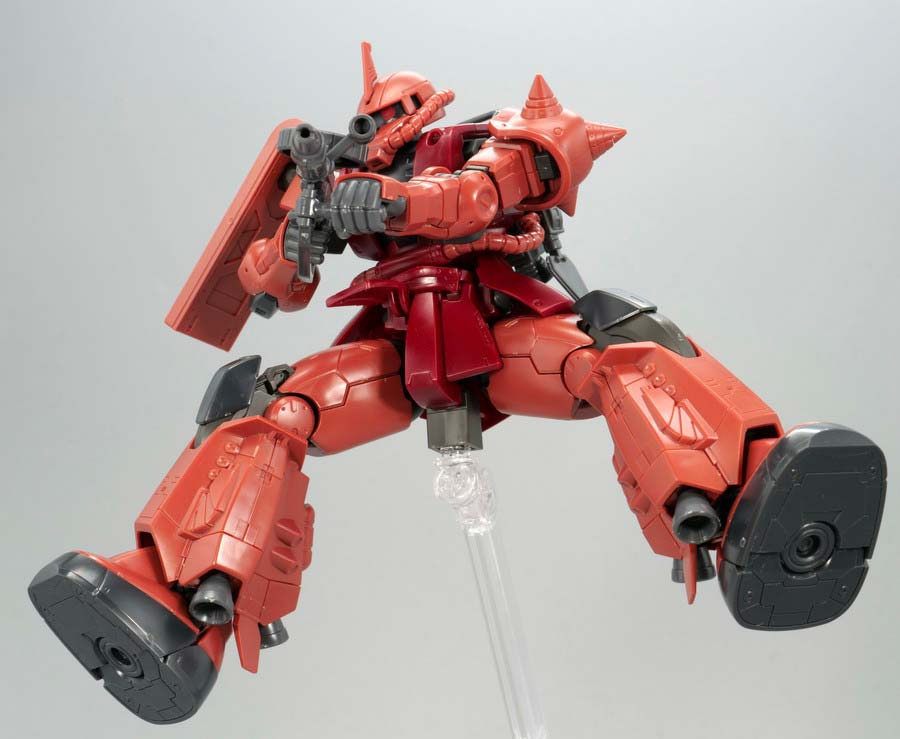 HGシャア専用高機動型ザクIIのガンプラレビュー画像です