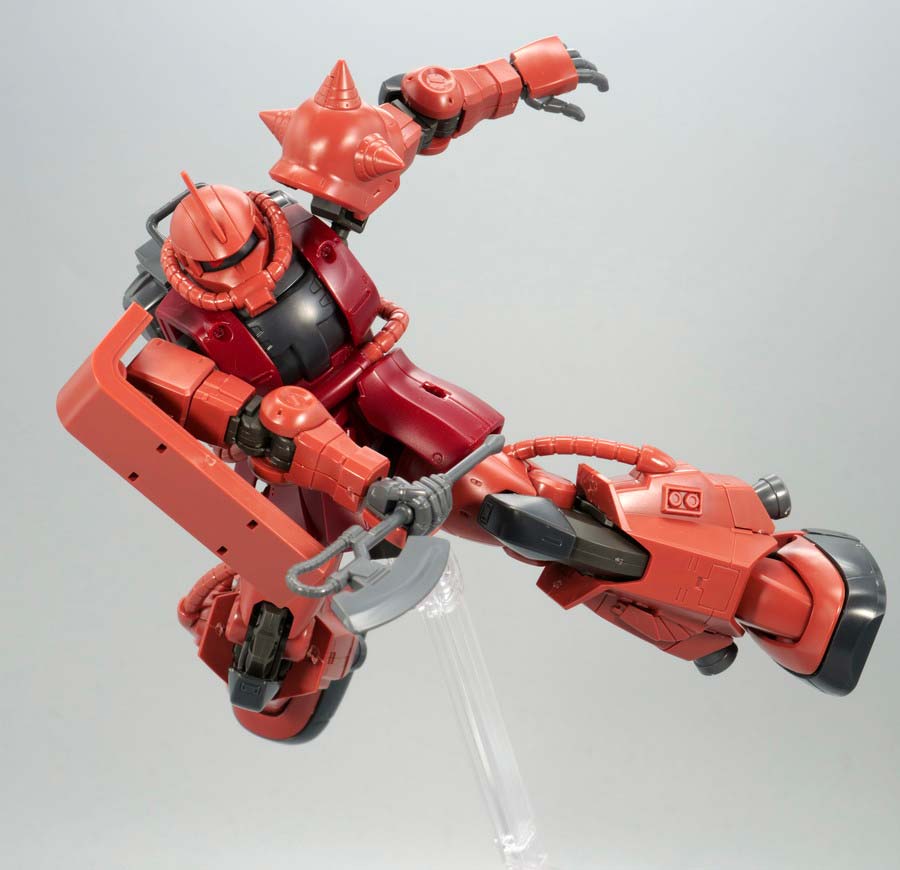 HGシャア専用高機動型ザクIIのガンプラレビュー画像です