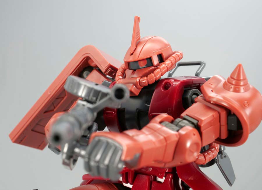 HGシャア専用高機動型ザクIIのガンプラレビュー画像です