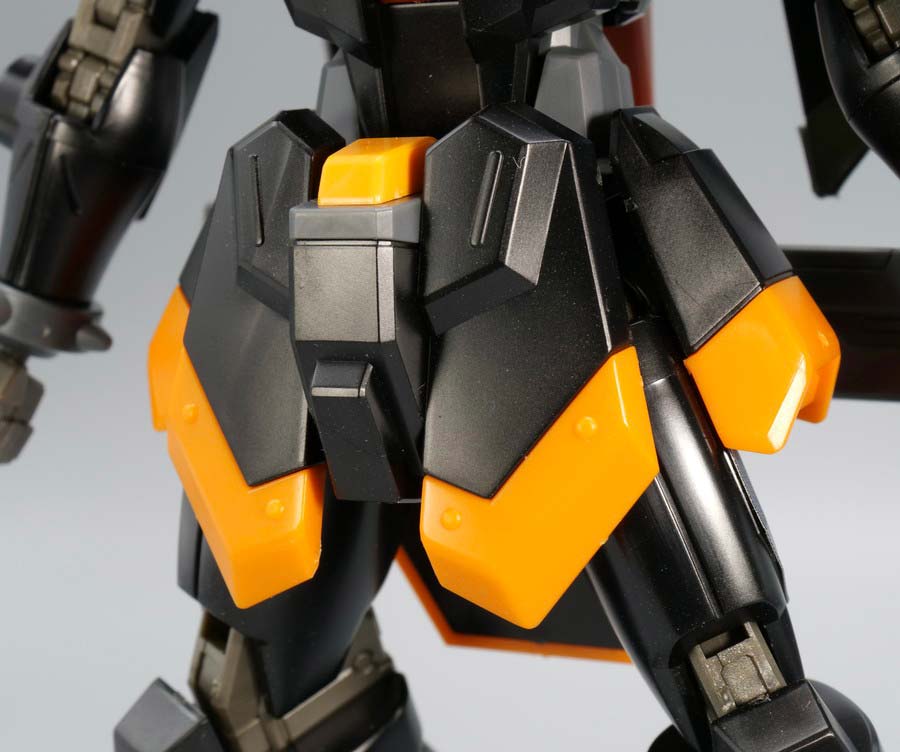 HGブラックナイトスコードルドラ リデラード機&ダニエル機&リュー機 セットのガンプラレビュー画像です