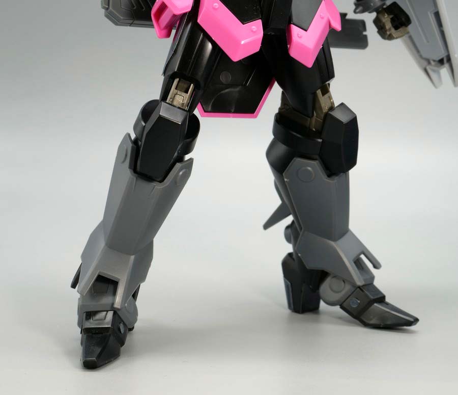 HGブラックナイトスコードルドラ リデラード機&ダニエル機&リュー機 セットのガンプラレビュー画像です